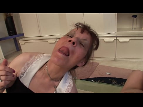 ❤️ To bestemødre og en bestefar har en trekant ❤ Sexvideo hos oss no.xxxdesichudai.ru ❌